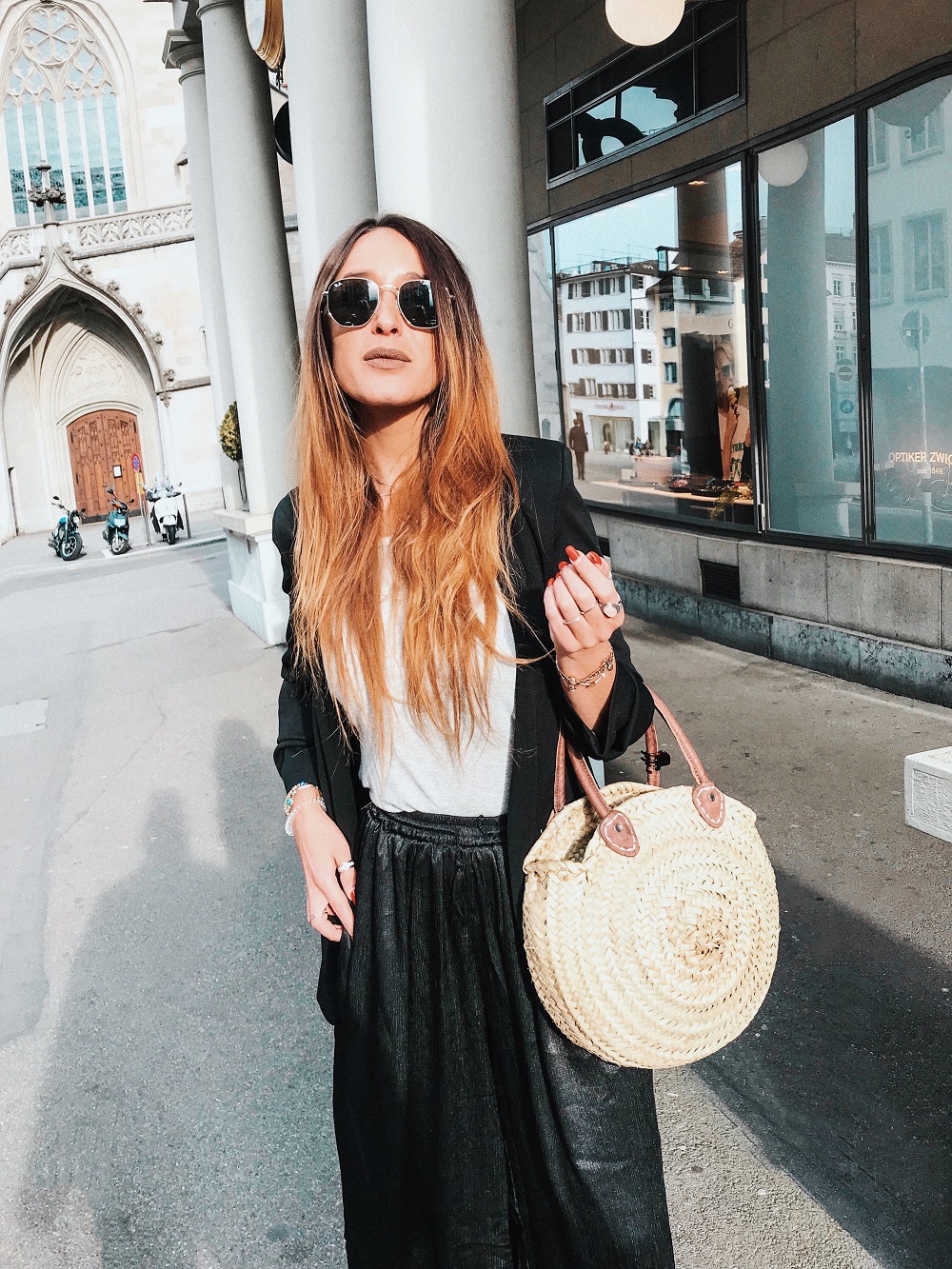 Fashion Blogger from Switzerland Nissi Mendes 